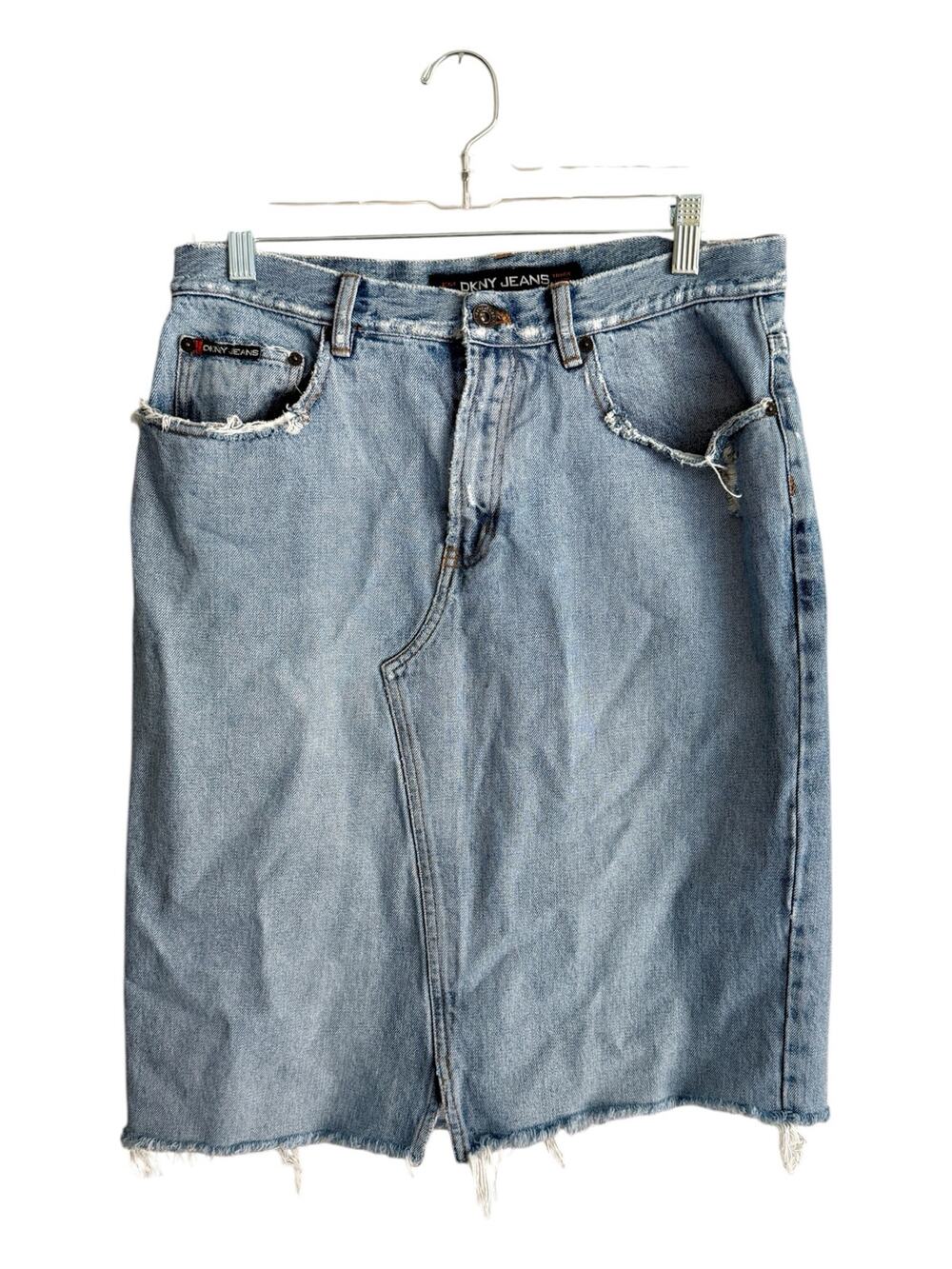 VTG Y2K DKNY Women’s Sz 8 Denim Skirt Knee Length Raw Hem Light wash 100% Cotton